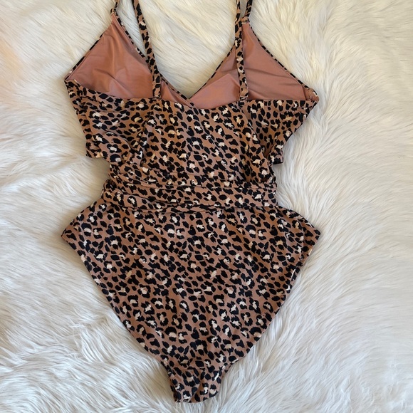 Aerie one piece L - Picture 3 of 5